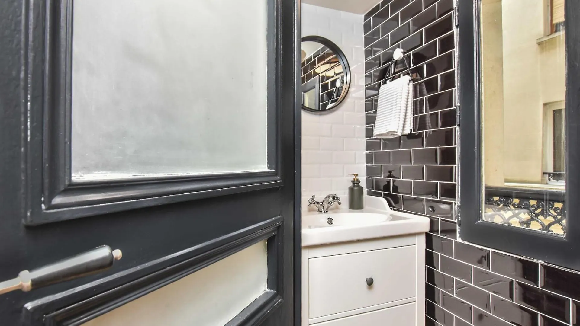 Apartment Magnificent Apartment- 2Br-6P - Republique Paris France