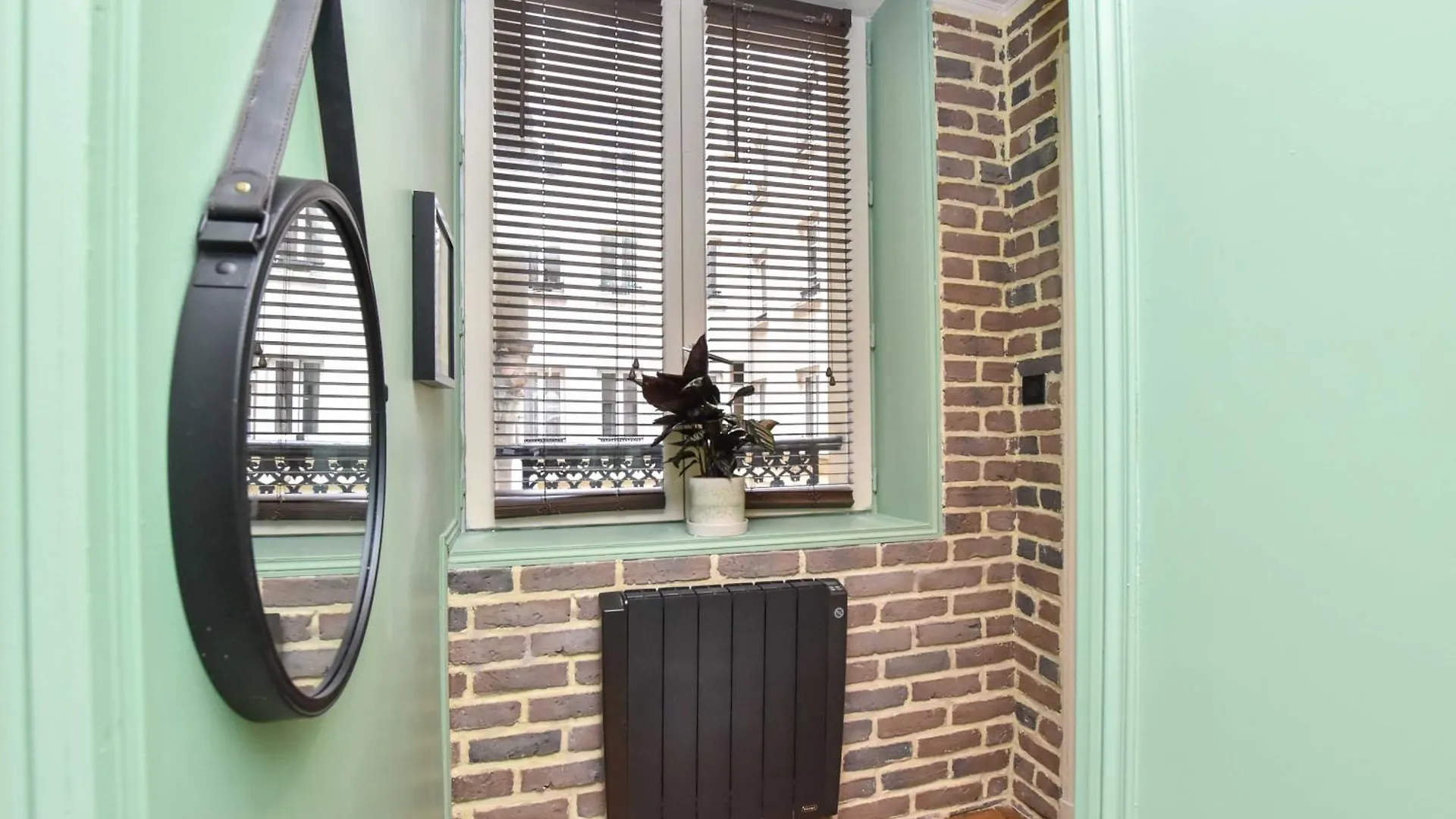 Magnificent Apartment- 2Br-6P - Republique Paris 0*,  France