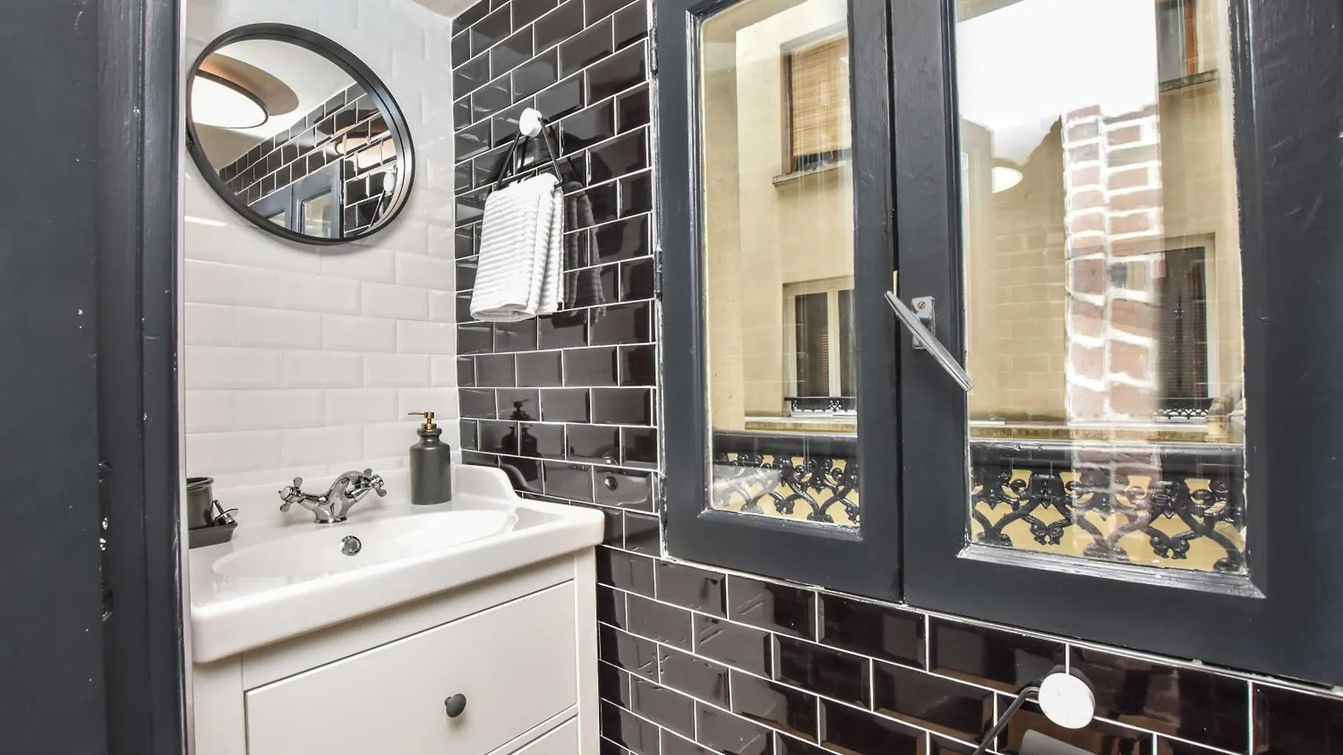 Magnificent Apartment- 2Br-6P - Republique Paris
