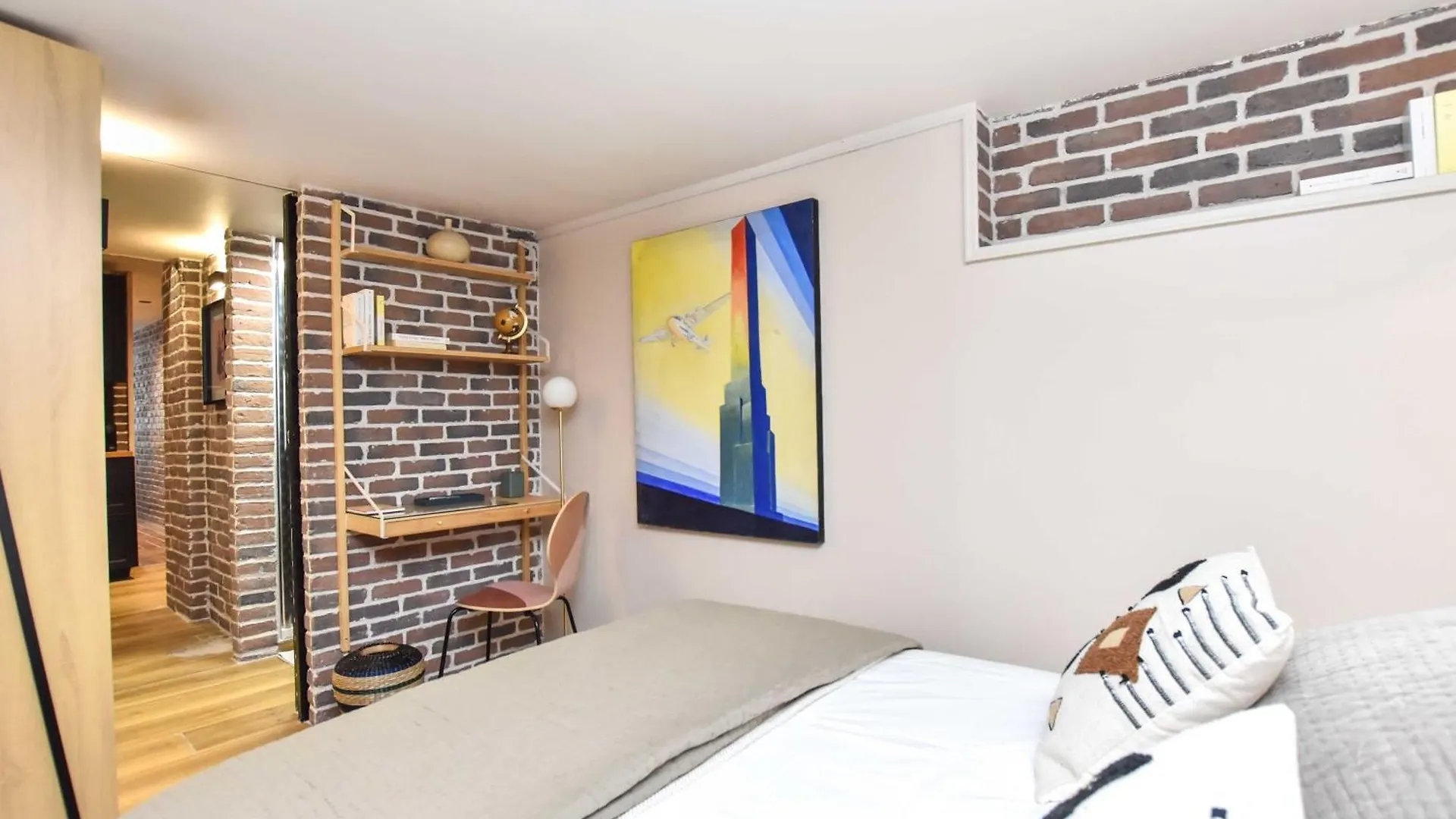 Magnificent Apartment- 2Br-6P - Republique Paris Apartment